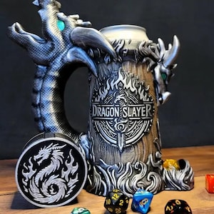 Torre de Dados con Soporte para Lata Dragon Slayer • Accessoires et décorations PARFAIT pour les joueurs de Donjons et Dragons