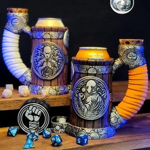 Torre de Dados con Soporte para Lata Monje Guerrero • Accesorio y Regalo PERFECTO Para Juegos de Mesa Dungeons and Dragons