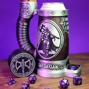 Torre de Dados con Soporte para Lata Guerrero Bárbaro • Accesorio y Regalo PERFECTO Para Juegos de Mesa Dungeons and Dragons