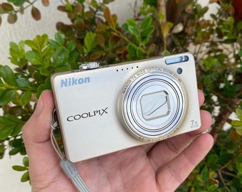 NIKON COOLPIX S6000 Digital Camera