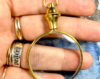 Magnifying Glass Pendant. 3X Glass Magnifier Gold Tones. Monocle/ Reading glass