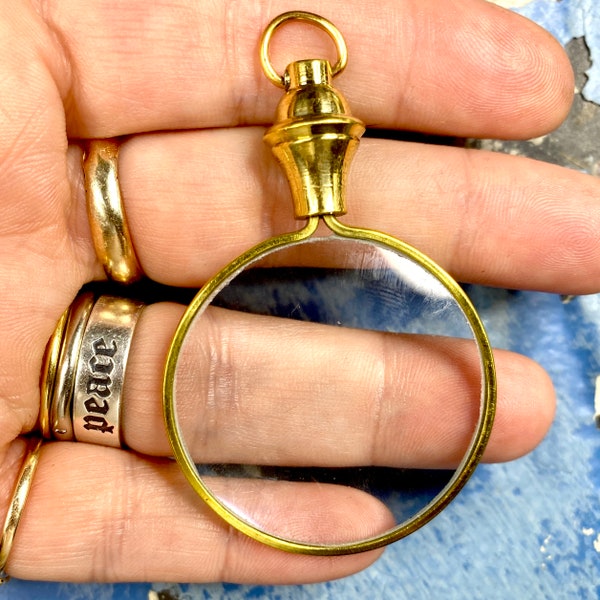 Magnifying Glass Pendant. 3X Glass Magnifier Gold Tones. Monocle/ Reading glass