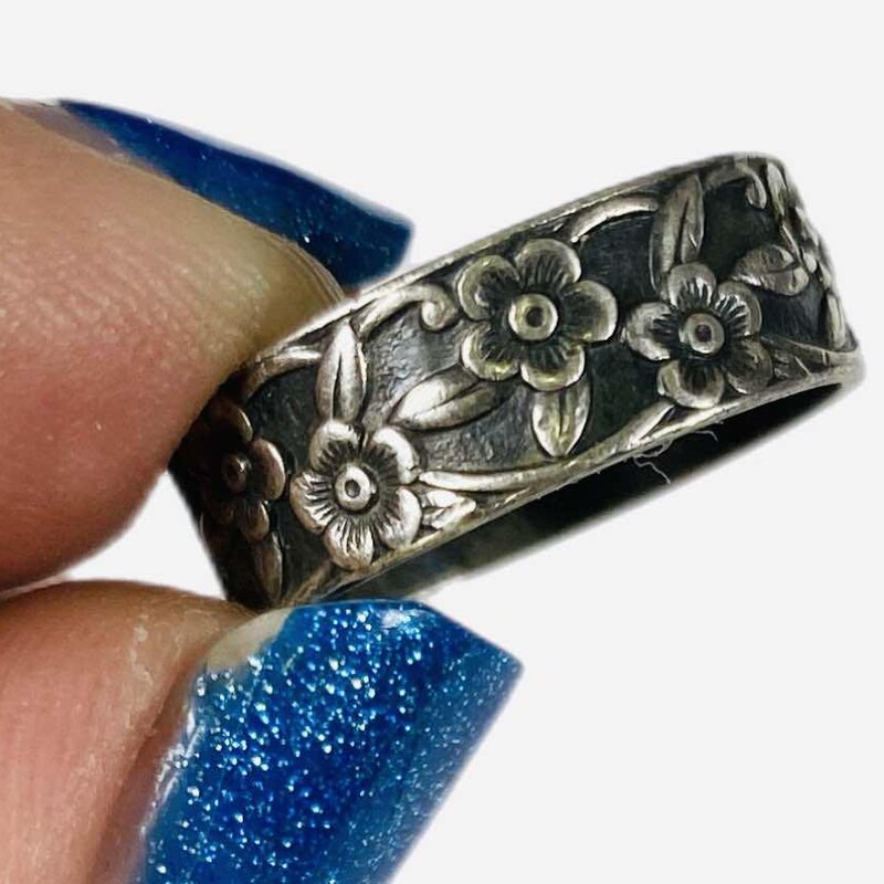 Forget-Me-Not Bow Ring