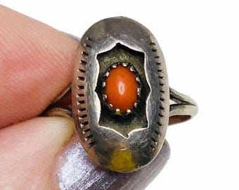 Old Pawn Shadow Box Ring, Sterling Silver + Coral, Sz 4 1/4, eb79