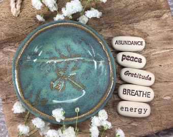 Small Dragonfly Bowl with 5 Inspiration Words, Dragonfly Dish, Gratitude Gifts, Intention Stones (Round109)