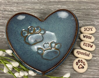 5 Words and Paw Print Heart Dish Set, Personalized Pottery (Heart106)