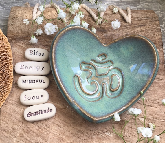 5 Inspirational Words with Om Dish, Personalized Meditation Gifts, Inspirational Gifts (Heart 100)