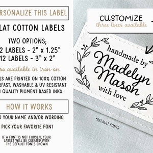 Puede incluir: Etiquetas de algod&oacute;n blanco con texto negro que dice "PERSONALIZA ESTA ETIQUETA", "ETIQUETAS DE ALGOD&Oacute;N PLANAS", "DOS OPCIONES", "32 ETIQUETAS - 2" x 1,25"", "12 ETIQUETAS - 3" x 2"", "tambi&eacute;n disponible en plancha", "LAS ETIQUETAS EST&Aacute;N IMPRESAS EN 100% ALGOD&Oacute;N", "COLORFAST, LAVABLE Y RESISTENTE A LOS RAYOS UV", "TINTAS A BASE DE PIGMENTOS DE ALTA CALIDAD", "C&Oacute;MO FUNCIONA", "AGREGUE SU NOMBRE Y/O TEXTO", "ELIJA SU FUENTE FAVORITA", "SI NO SE ELIGE UNA FUENTE, SUS", "ETIQUETAS SE CREAR&Aacute;N CON", "LAS FUENTES PREDETERMINADAS QUE SE MUESTRAN". Una etiqueta de algod&oacute;n blanco con texto negro que dice "PERSONALIZAR", "tres l&iacute;neas disponibles", "hecho a mano por", "Madelyn Mason", "con amor".