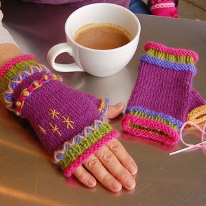 Cupcake Fingerless Mitts pattern for adult size image 3