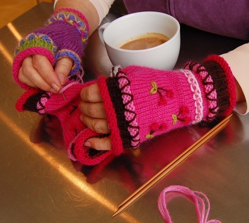 Cupcake Fingerless Mitts pattern for adult size image 2