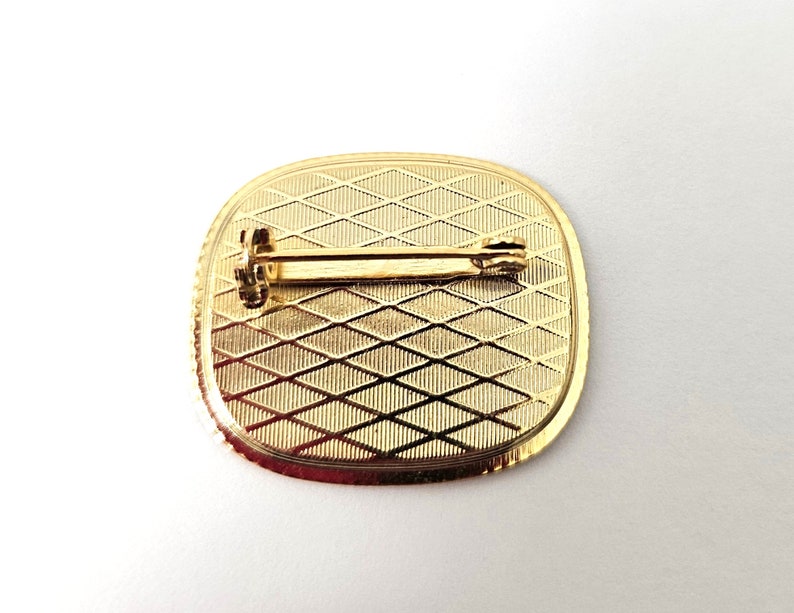 Vintage Damascene Rectangular Pin or Brooch in a Geometric Pattern in Gold. image 2