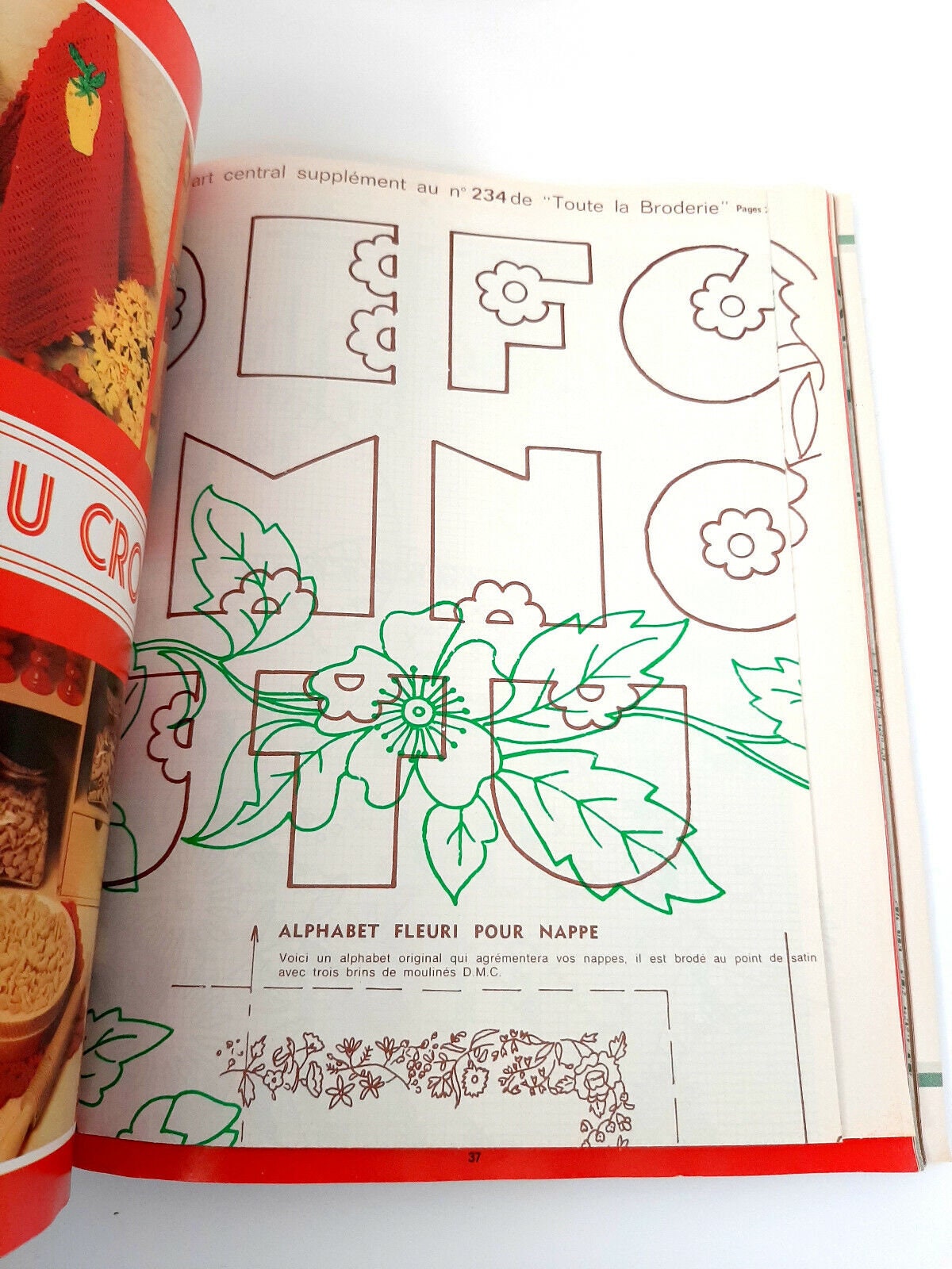 Revue Toute La Broderie N°19 - Vintage, Modèles De Broderie, état D'usage Mais Complet