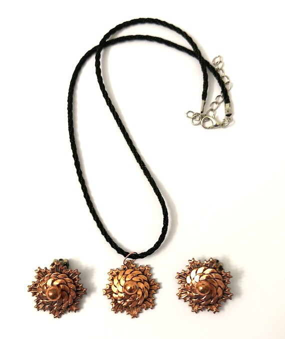 Demi Parure Set of Copper Earrings Necklace Brass… - image 2