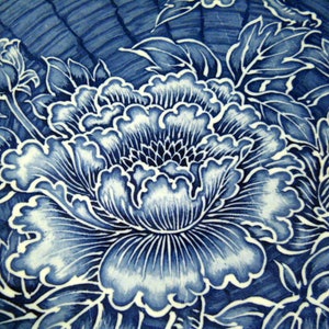 Vintage Blue Chrysanthemum Flower Plate or Bowl with White Details Japan Brown Rim 14 In. Wide image 3