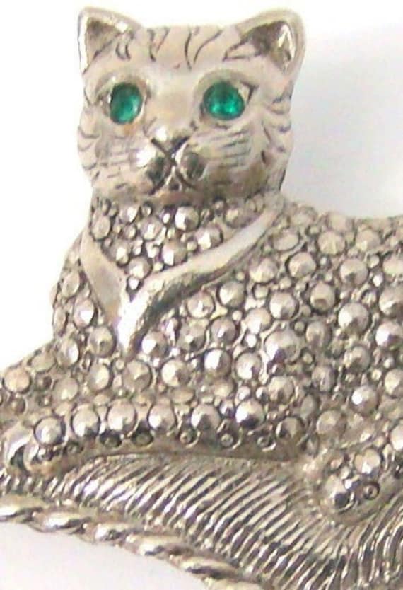 Vintage Avon Cat Brooch Pin Silver Tone with 3 Tas