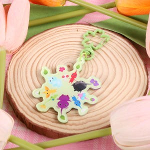 Pikmin Garland Wreath 2.5inch Double Sided Acrylic Keychain - Pikmin Holding Hands Flower Crown Keychain