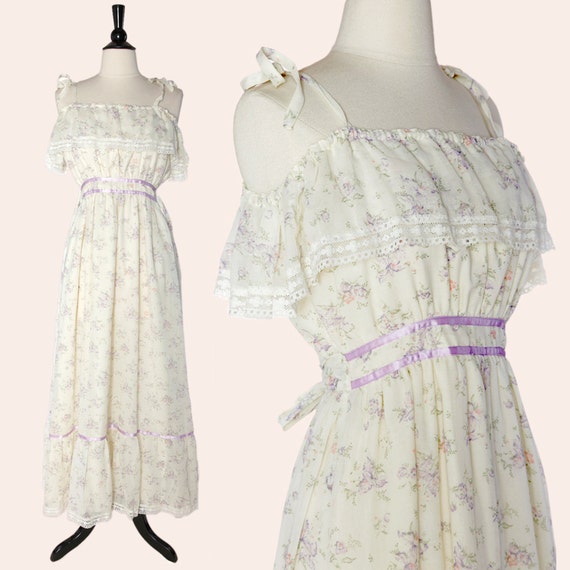 Vintage 70s Floral Maxi Dress / Cream Floral Maxi