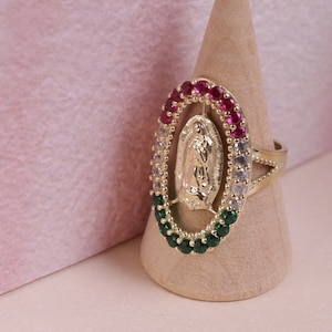 10K Oval Shaped Virgin Mary Ring