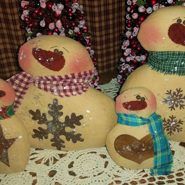 Snowman Family | Snowman Dolls | Snowman | Winter Decor | Christmas Decoration | Snowflakes | Primitive Snowman | Folk Art