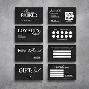 Puede incluir: Un conjunto de tarjetas de visita negras con texto blanco. Las tarjetas presentan el nombre "Jessica Parker, Hair Stylist", una tarjeta de fidelidad, una tarjeta "Recomienda a un amigo" y una tarjeta de regalo. Algunas tarjetas incluyen un código QR y una sección de reserva.
