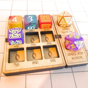 Rastreador de Slots de Magia + Rastreador de Salvamento/Bônus | Acessório de Corte a Laser para D&D