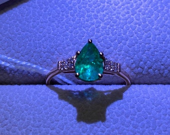 Anello Da donna con smeraldo e diamanti