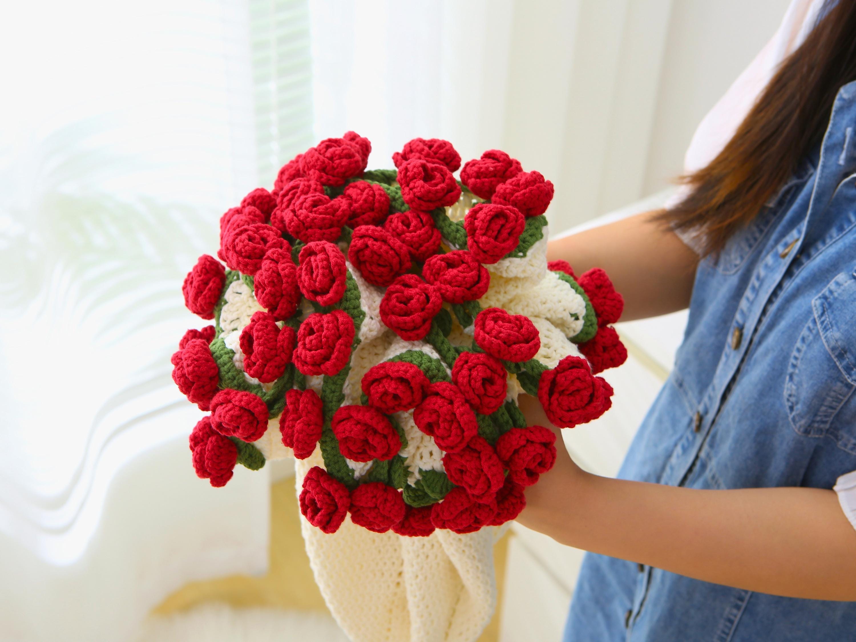 かぎ針編み糸を切らずに巻き薔薇を編む花束ブランケット 膝掛け