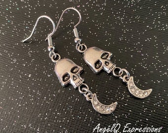 Pendientes de calavera de luna creciente de cristal OOAK