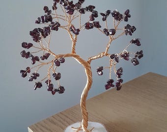 Árbol de cristal de granate para el segundo aniversario, regalo de piedra natal de enero, decoración para el hogar en oro y rojo.