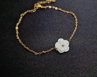 Flower bracelet, gold, stainless steel, bracelet with flower pendant, minimalist bracelet, jewelry for women, bracelet