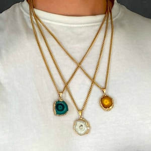 natural crystal necklace, natural stone, agate necklace, crystal disc necklace, birthstone, healing stone, unisex