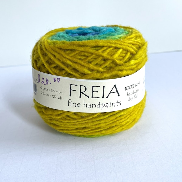 Aloha Freia Fine Handpaints - fil dégradé - 127 yards - fil de poids peigné - pure laine mérinos - bleu vert - sans cruauté - prêt à expédier