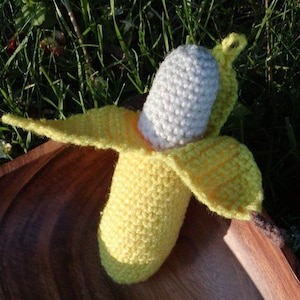 Crocheted Peelable Banana Amigurumi---PDF--PATTERN