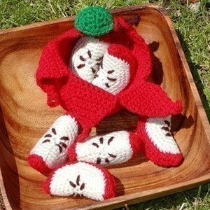 Crocheted Peelable Apple Amigurumi-PDF--PATTERN