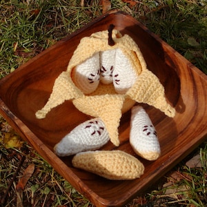 Crocheted Peelable Pear Amigurumi-----PDF--PATTERN