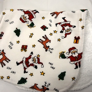 Pano para arrotar bebê, presente de chá de bebê, presente de boas-vindas para bebê, gênero neutro: Papai Noel, renas, árvores de Natal, presentes, estrelas
