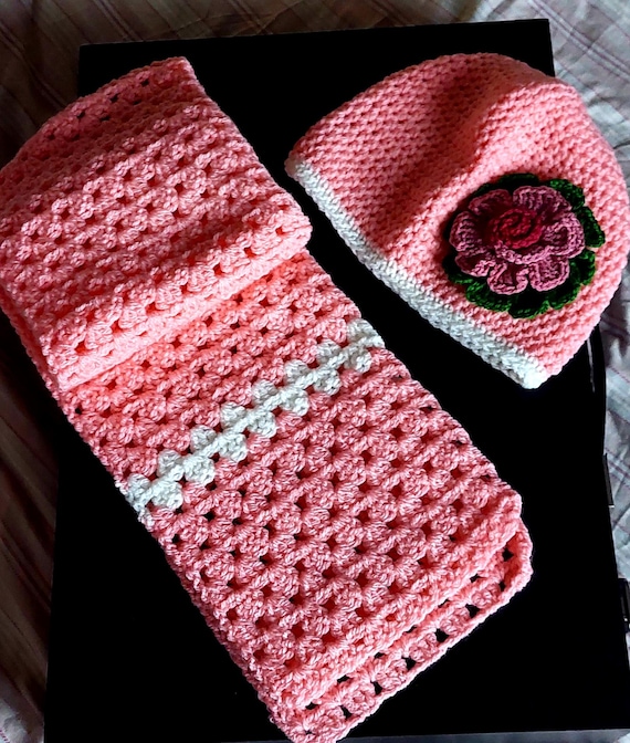 Crochet Set for Girls. Pink.stylish, Youthful Accessory. Hat  display picture 2