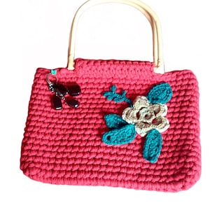 Crochet vintage,boho bag with flowers , with pendant and wooden handles, Gift for a friend , Beautiful with an unusual look