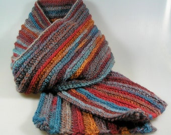 Echarpe multicolore en laine au crochet