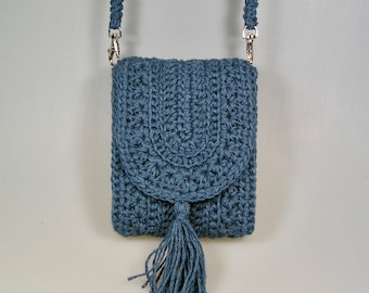 Petit sac bandoulière bleu au crochet fait main