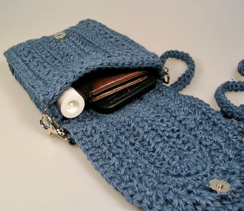 Small blue handmade crochet shoulder bag image 7