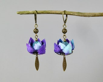 Boucles d'oreilles origami en papier japonais Washi bleu violet, Lotus