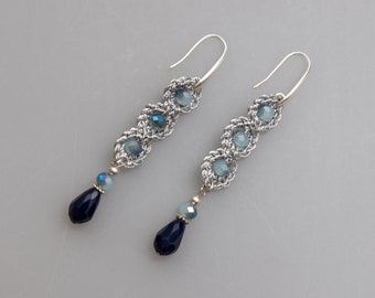 Boucles d'oreilles au crochet bleu clair et argenté