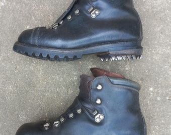 Bergschoenen Mont Blanc. Leger Jaegers-laarzen. Origineel. Vintage Zwitserland