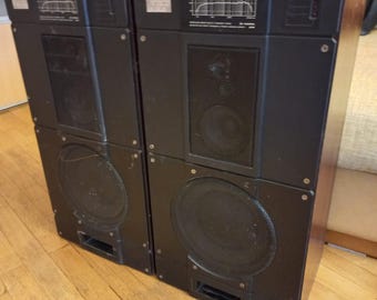 Altavoces acústicos Radiotehnika S-90B. Altavoces originales. En excelente estado de funcionamiento.