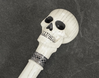 Handcrafted Oak Skull Walking Cane – Ergonomic Handle, Polished Finish
