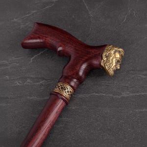 Laska Lincoln Walking Cane – drewno dębowe, ergonomiczna rękojeść, mosiężne detale główki Lincolna