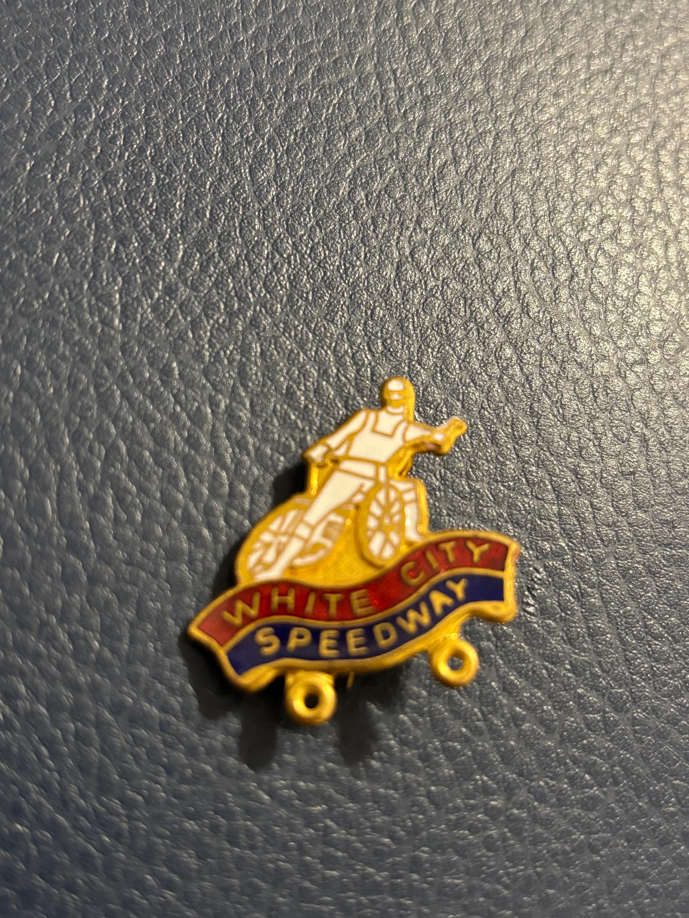INSIGNE ÉPINGLE VINTAGE SHEFFIELD TIGERS SPEEDWAY « DANS LES