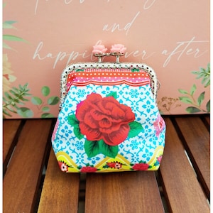 Floral Kiss  lock  Coin Purse Vintage Fabric Wallet Handmade Rose Clasp Purse Small Gift for Women Cotton Clutch Bag