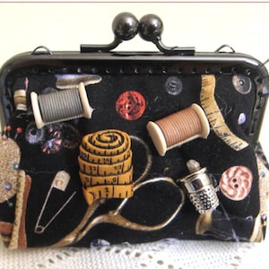 Kiss Clasp Purse /Metal frame /Kisslock fabric wallet /handmade gift idea /woman gift/sewing print